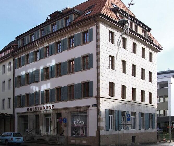 ペンション Boutique Hotel Guesthouse Le Locle