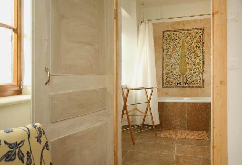 ペンション Boutique Hotel Guesthouse Le Locle