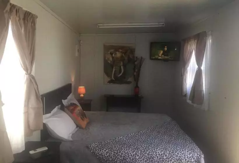 Majatalo Elephant Lodge Guesthouse