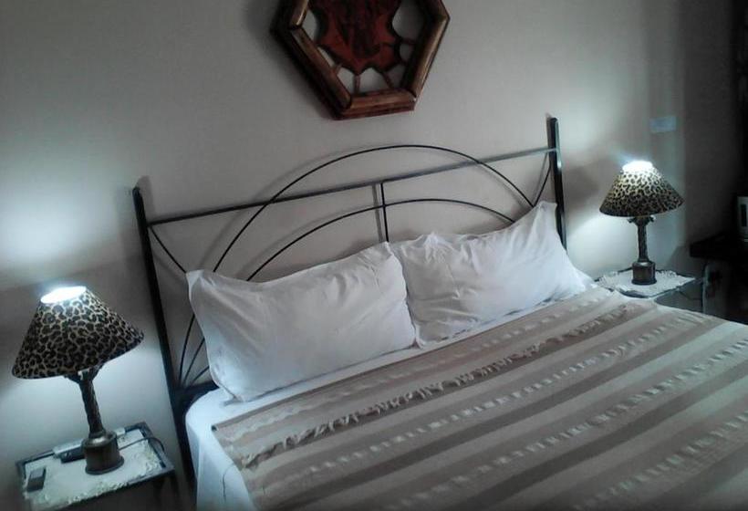 پانسیون Elephant Lodge Guesthouse