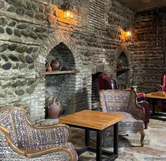 پانسیون Guest House Savane