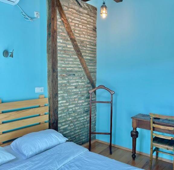 پانسیون Guest House Savane