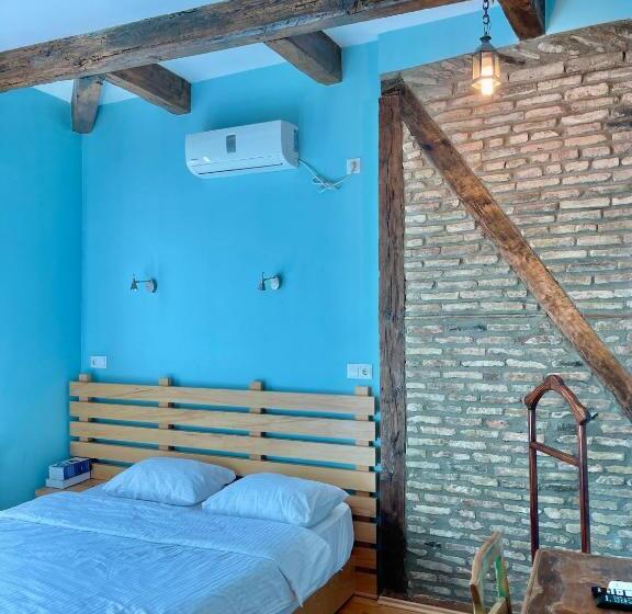 پانسیون Guest House Savane