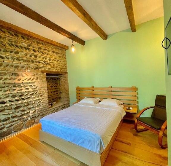 پانسیون Guest House Savane