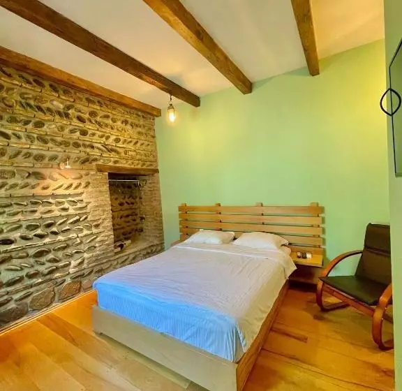 پانسیون Guest House Savane