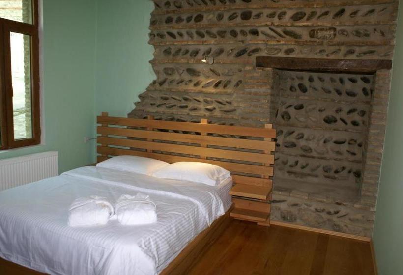 پانسیون Guest House Savane