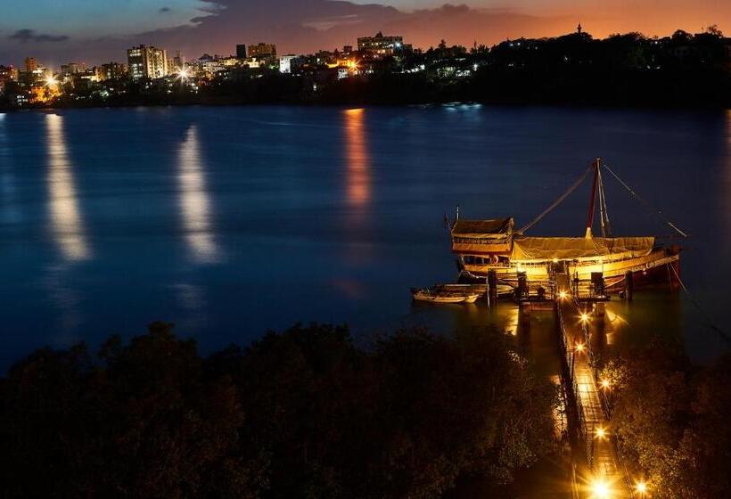 Tamarind Village Hotel Apartments