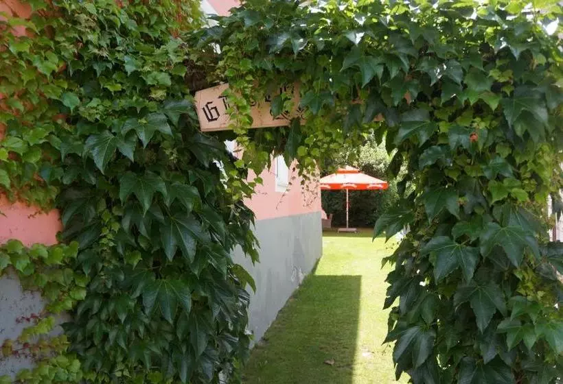 Retkeilymaja Frühstückspension Gasthof Gesslbauer