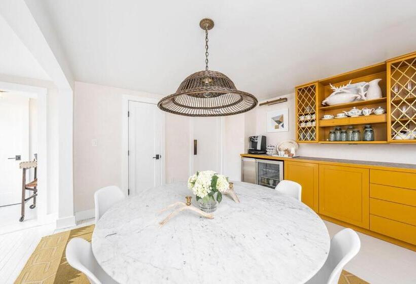 호스텔 White Moose Inn