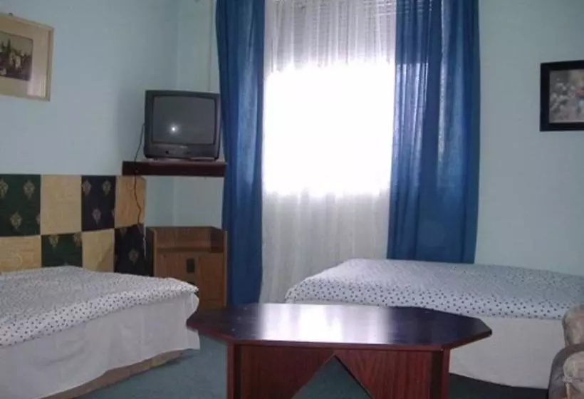 Majatalo Pelikán Szállás