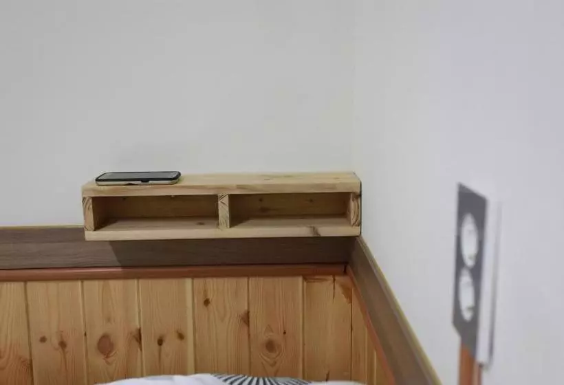 پانسیون Pine Garden Guesthouse