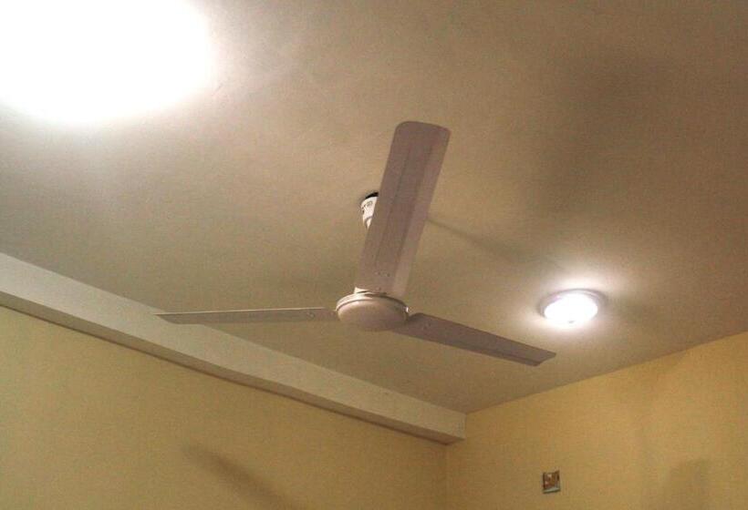 膳宿费 Tiny Royal Palace