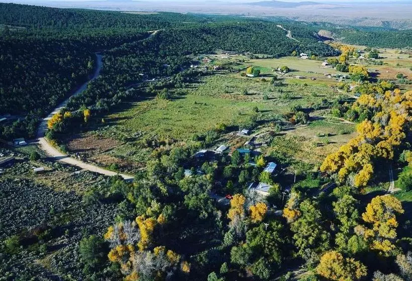 ホテル Taos Goji Farm & Eco Lodge Retreat