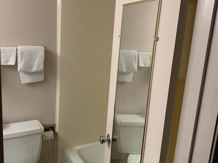 فندق صغير Travelers Inn