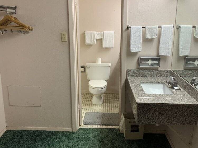 فندق صغير Travelers Inn