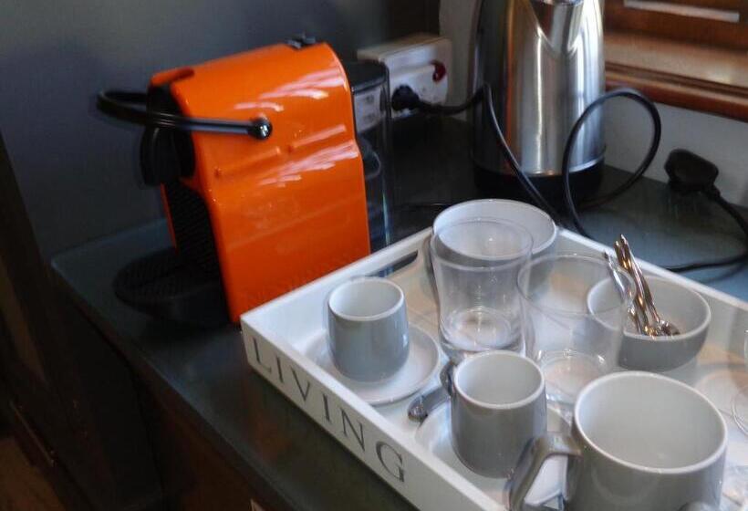 فندق Topiary Wine Estate & Cottages