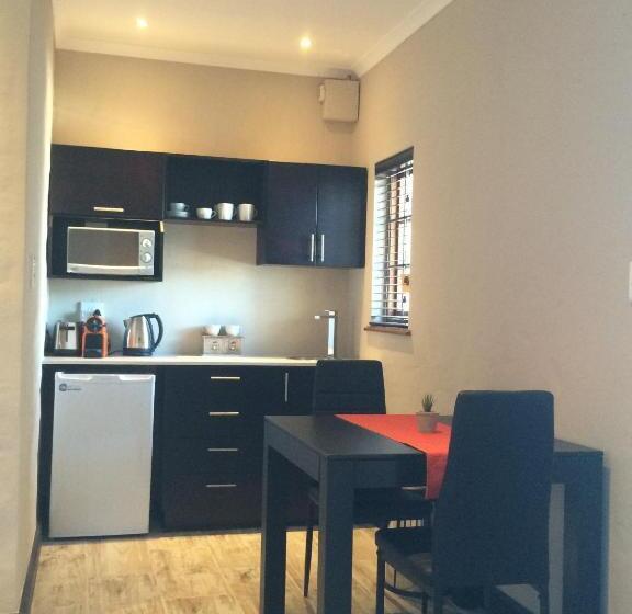 فندق Topiary Wine Estate & Cottages