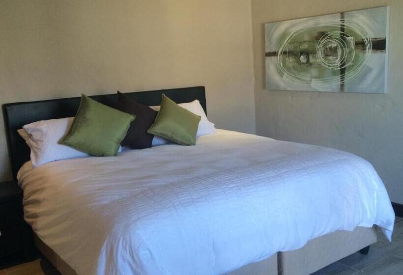 فندق Topiary Wine Estate & Cottages