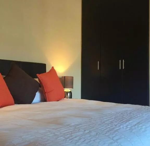 Hotelli Topiary Wine Estate & Cottages