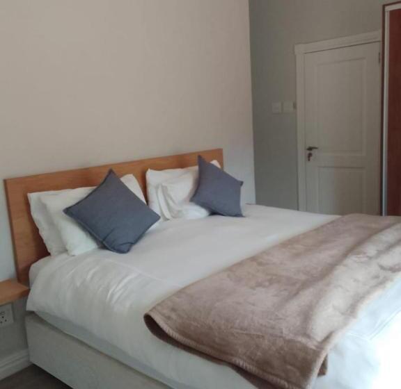 فندق Topiary Wine Estate & Cottages