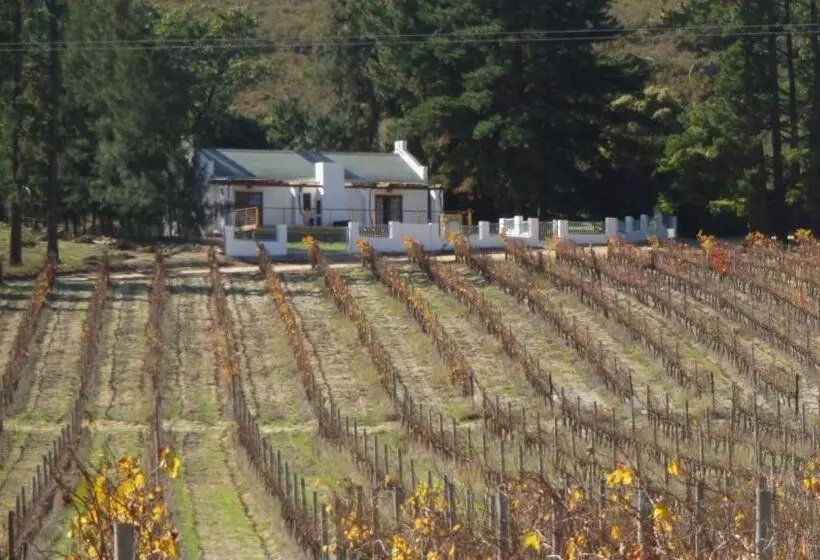 Hotelli Topiary Wine Estate & Cottages