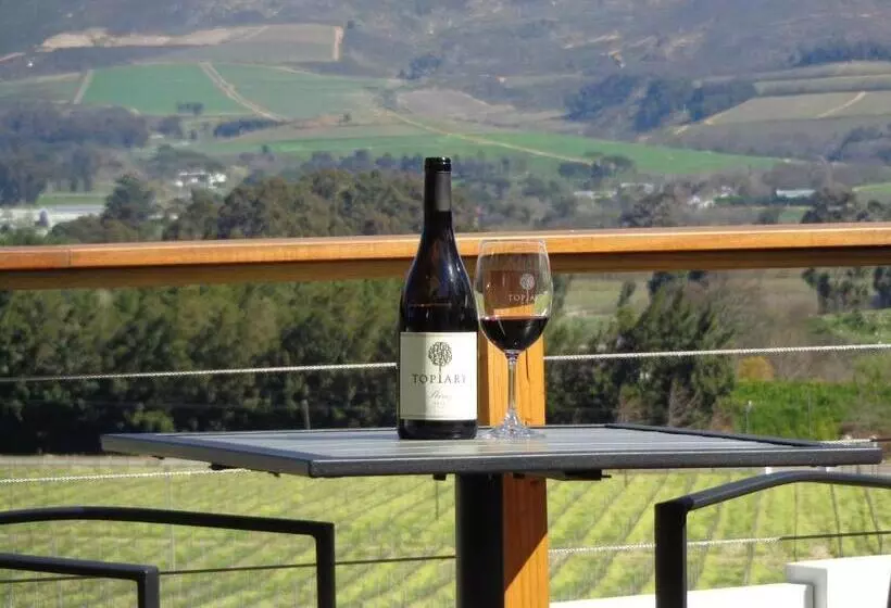 Hotelli Topiary Wine Estate & Cottages