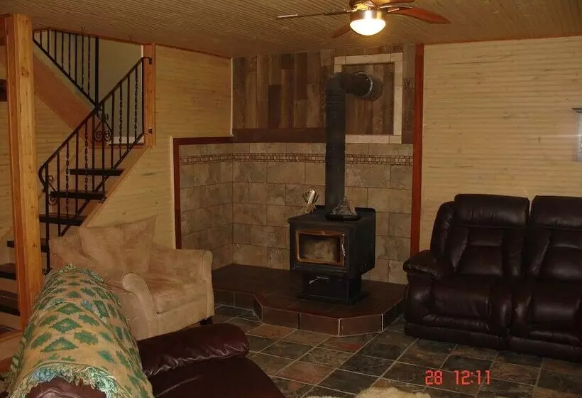 Majatalo Eileen S Bed & Breakfast   Guest House