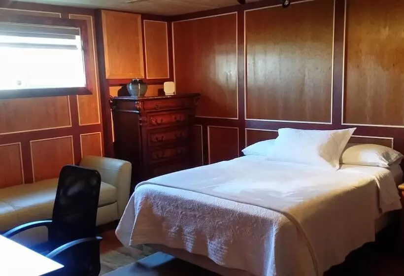 Majatalo Eileen S Bed & Breakfast   Guest House