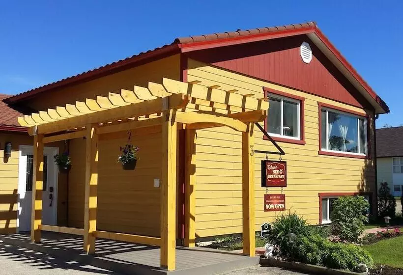 Majatalo Eileen S Bed & Breakfast   Guest House