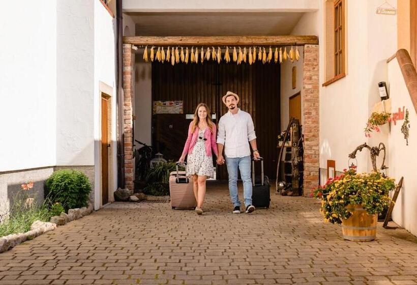 بنسيون Winzerhof Agerlhof