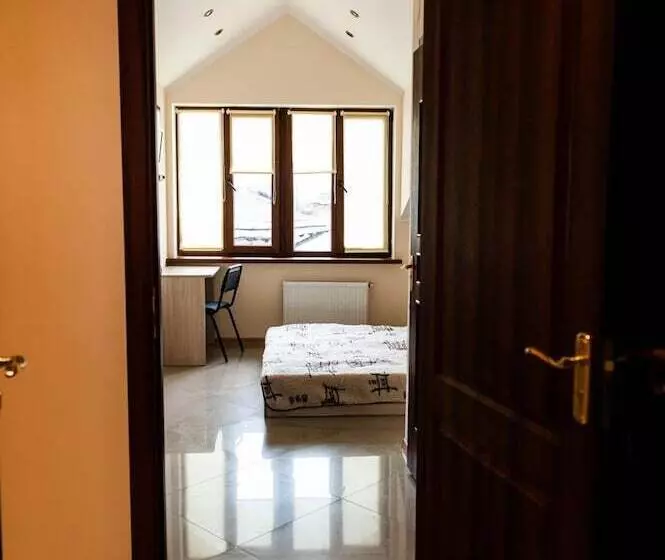 هاستل Minihotel Freedom