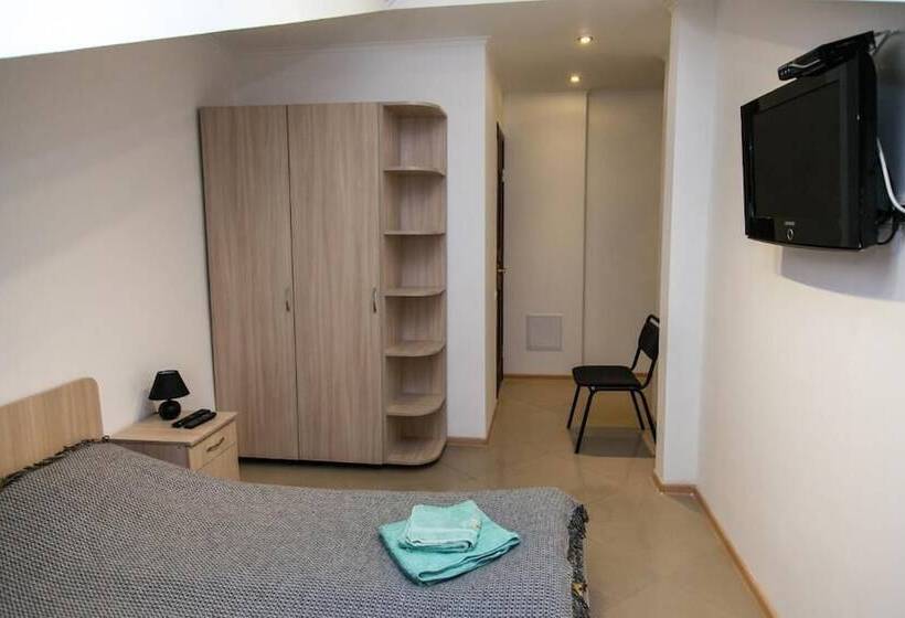 هاستل Minihotel Freedom