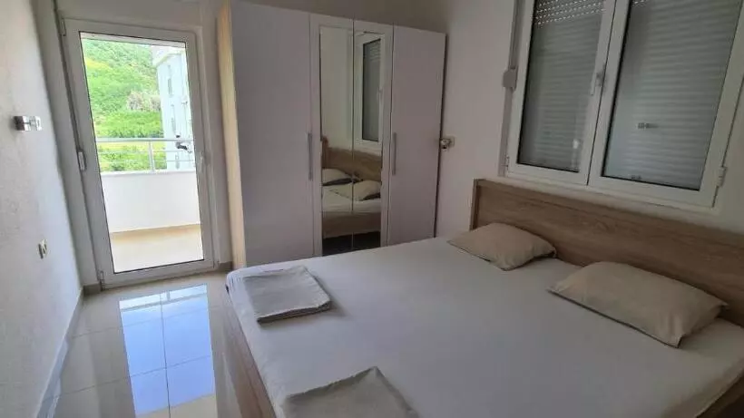 پانسیون Guest House Ugljevarevic