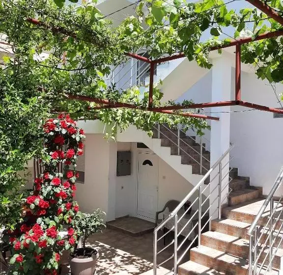 پانسیون Guest House Ugljevarevic