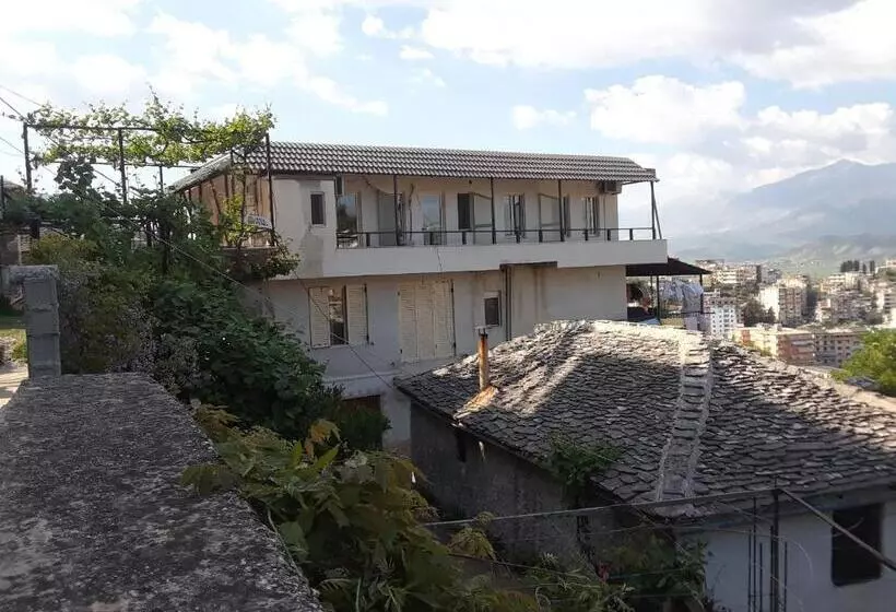 ペンション Guesthouse Shtino