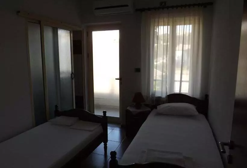 ペンション Guesthouse Shtino