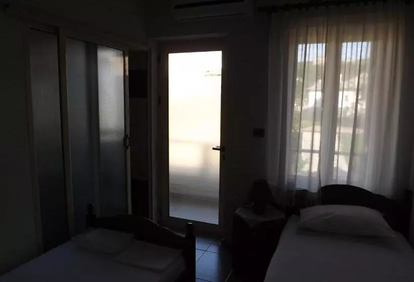 ペンション Guesthouse Shtino
