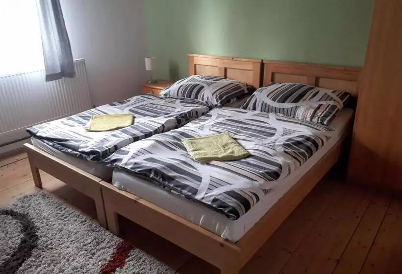 پانسیون Penzion Na Střelnici