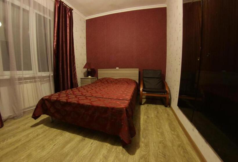 پانسیون Shara Talyan 8/2 Guest House