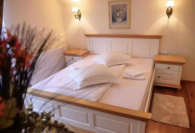 Pensiunea Poiana Avrigului