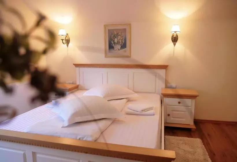 Pensiunea Poiana Avrigului