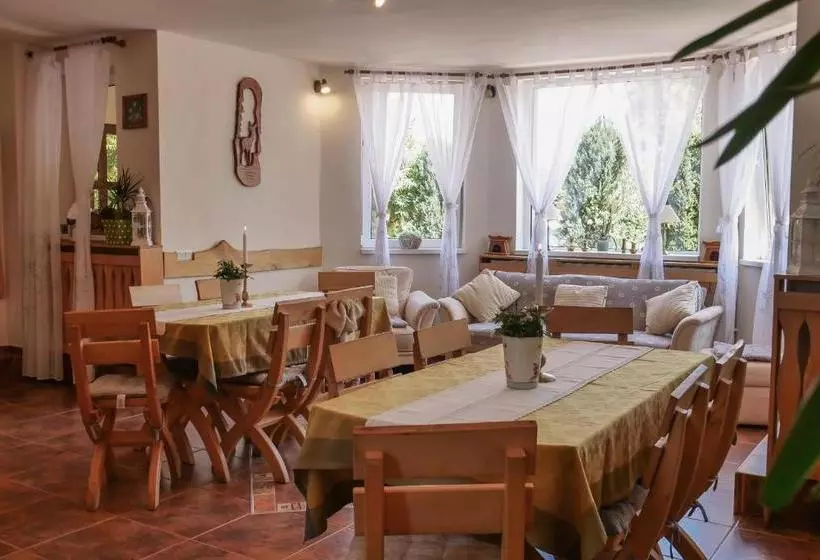 Pensiunea Poiana Avrigului