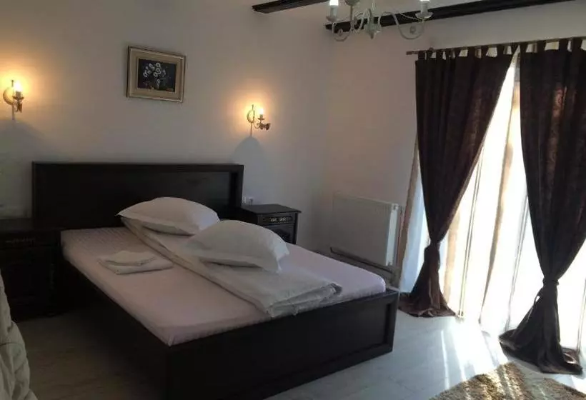 Pensiunea Poiana Avrigului