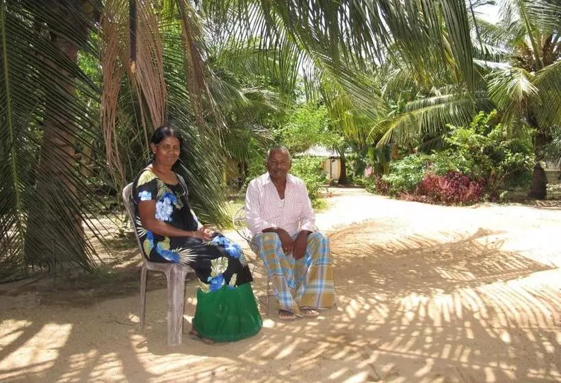 Majatalo Gopalapuram Guest House