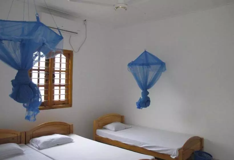 Majatalo Gopalapuram Guest House