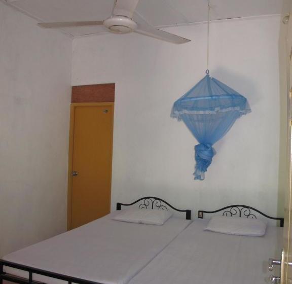 פנסיון Gopalapuram Guest House