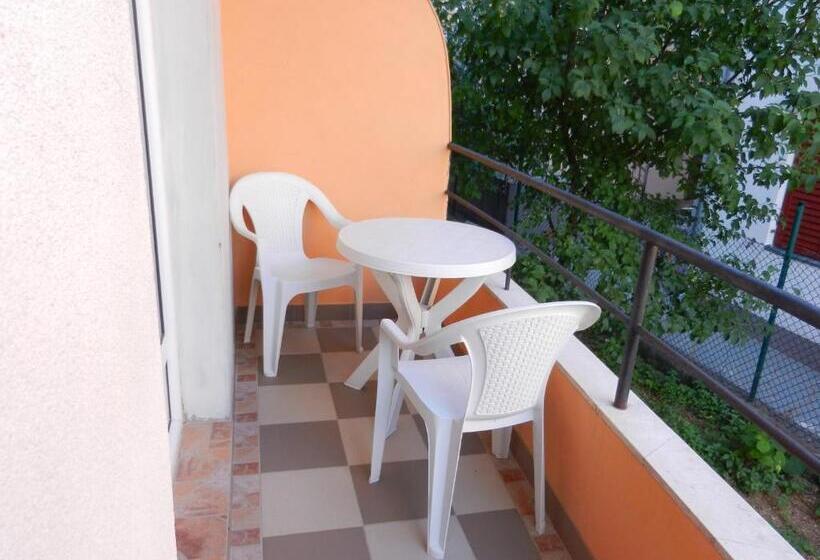 پانسیون Guest House Villa Leonardo