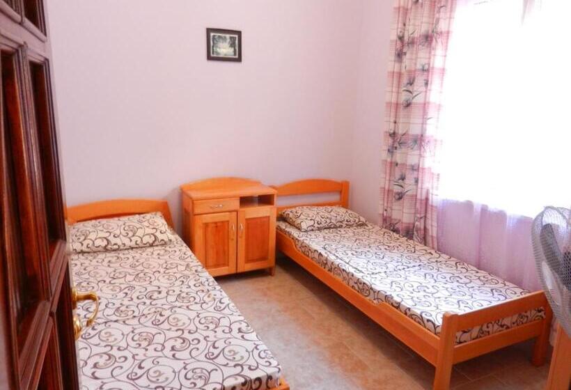 پانسیون Guest House Villa Leonardo