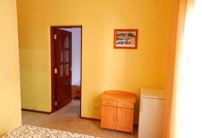 پانسیون Guest House Villa Leonardo