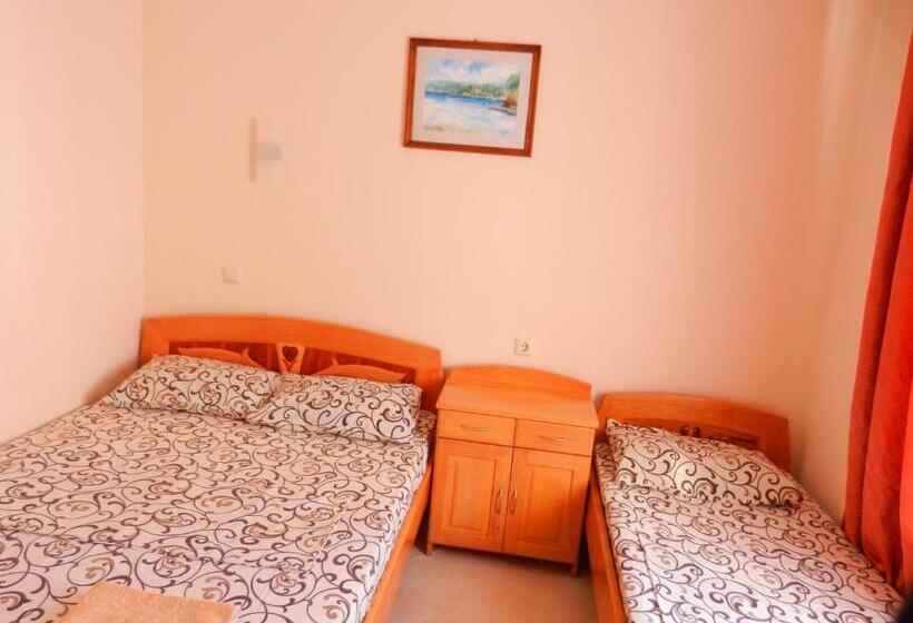 پانسیون Guest House Villa Leonardo